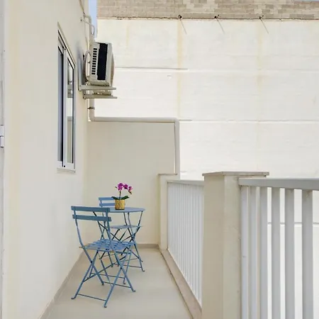 Tranquil Creek 1-bedroom & Penthouse *