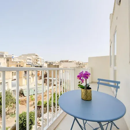 Tranquil Creek 1-bedroom & Penthouse Msida