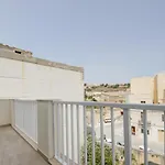 Apartment Tranquil Creek 1-bedroom & Penthouse
