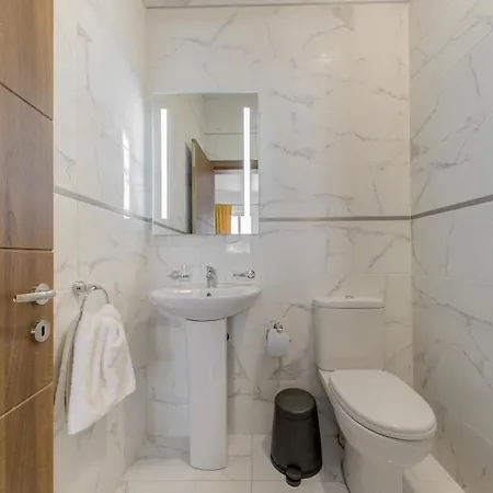 Tranquil Creek 1-bedroom & Penthouse 姆西达