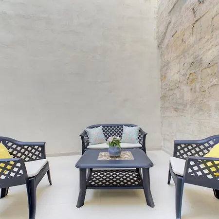 Tranquil Creek 1-bedroom & Penthouse *