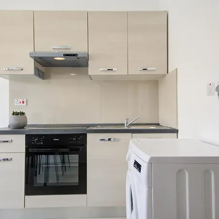 Tranquil Creek - 1bedroom By Shortletsmalta Apartman