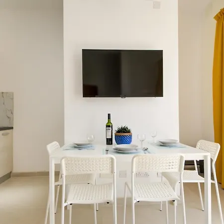 Tranquil Creek 1-bedroom & Penthouse Lägenhet Msida