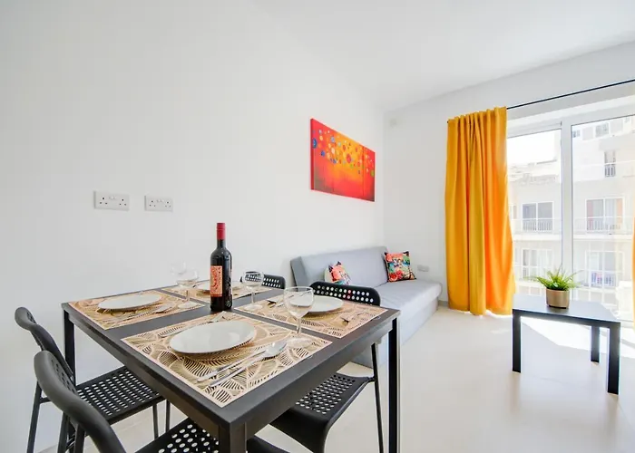 Tranquil Creek 1-bedroom & Penthouse Apartament *