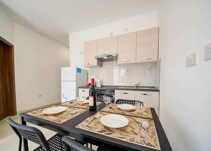 Tranquil Creek 1-bedroom & Penthouse * Msida