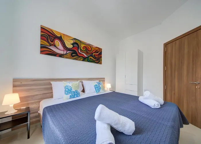 Tranquil Creek 1-bedroom & Penthouse * Msida