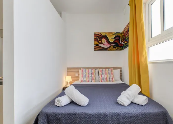 Tranquil Creek 1-bedroom & Penthouse Msida