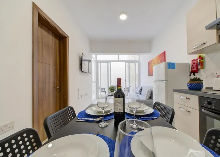 Tranquil Creek 1-bedroom & Penthouse Apartament