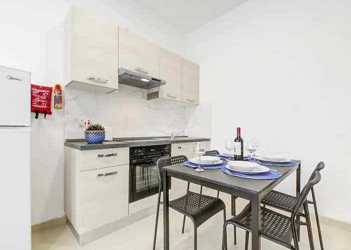 Tranquil Creek 1-bedroom & Penthouse Msida