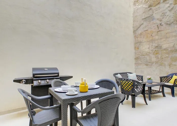 Tranquil Creek 1-bedroom & Penthouse Apartament *