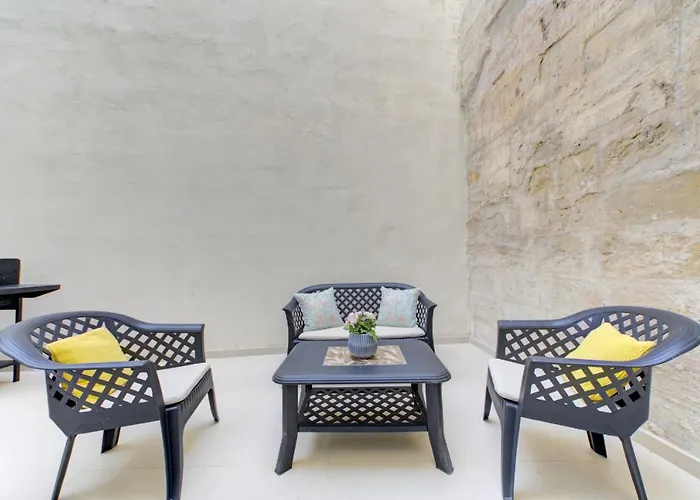 Tranquil Creek 1-bedroom & Penthouse *