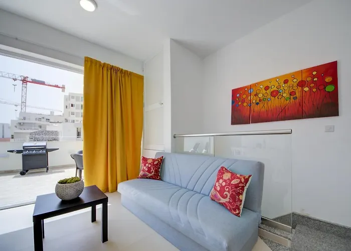 Tranquil Creek 1-bedroom & Penthouse דירה