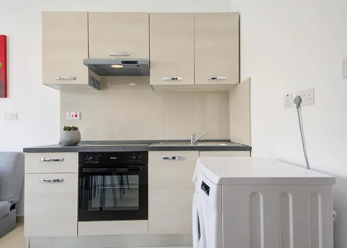 Tranquil Creek 1-bedroom & Penthouse Apartament