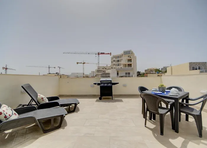 Tranquil Creek 1-bedroom & Penthouse Msida