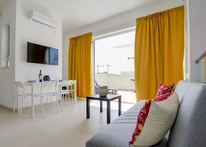 Tranquil Creek 1-bedroom & Penthouse Apartament *