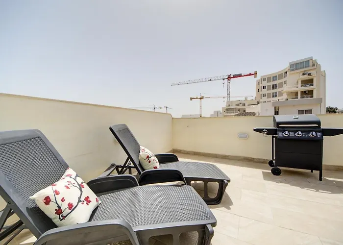 Tranquil Creek 1-bedroom & Penthouse Msida
